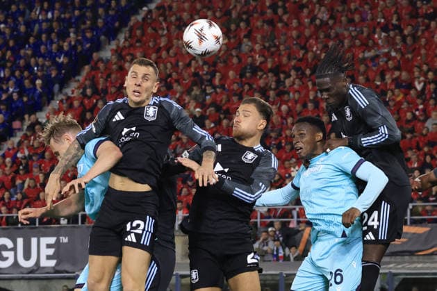Bologna v Aston Villa - UEFA Europa League BOLOGNA, ITALY, APRIL 09: Lucas Digne (2nd L), of Aston Villa, jumps for the ball during the UEFA Europa League Quarter-final first leg match between Bologna and Aston Villa at the Renato Dall Ara stadium in Bologna, Italy, on April 09, 2026. Riccardo De Luca Anadolu Bologna Italy. Editorial use only. Please get in touch for any other usage.  Copyright: x2026xAnadoluxRiccardoxDexLucax