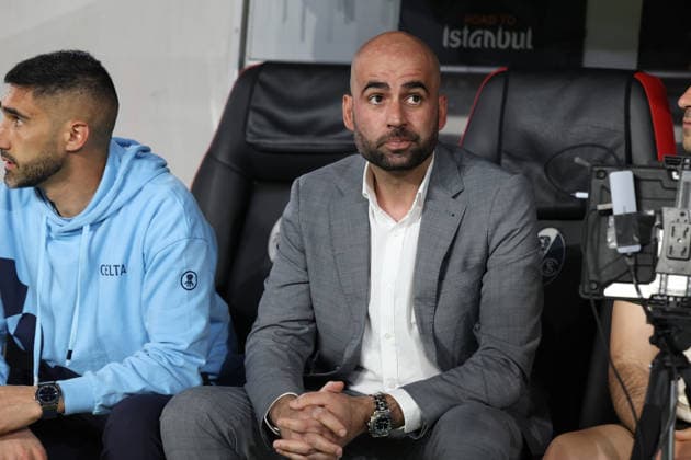 09 04 2026, xrekx, Football UEFA Europa League, SC Freiburg Celta Vigo v l Claudio Giraldez Coach Celta Vigo disappointed, disappointed, looks disappointed, dejected, disappointed DFL DFB REGULATIONS PROHIBIT ANY USE OF PHOTOGRAPHS as IMAGE SEQUENCES and or QUASI VIDEO Freiburg