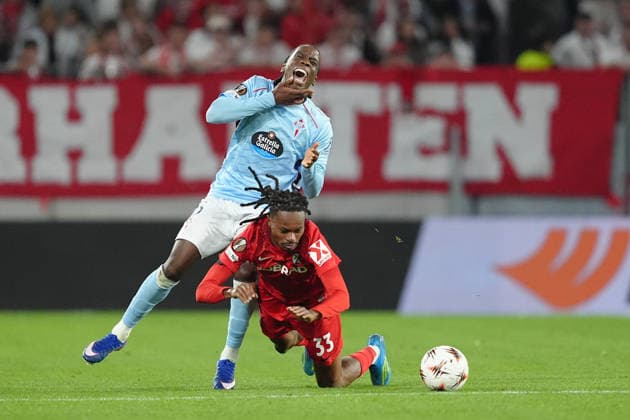 Germany UEFA Europa League quarter-final first leg 2025 26, SC Freiburg vs Celta Vigo Europa Park Stadion, Freiburg im Breisgau Jordy Makengo 33 Freiburg vs Ilaix Moriba 6 Celta Copyright: xKjetilxWaberx