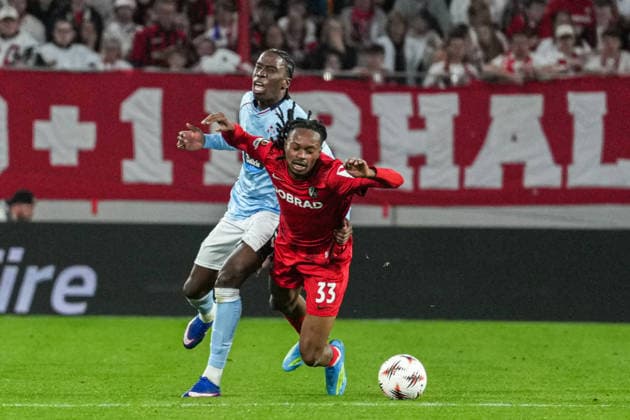 UEFA Europa League SC Freiburg vs RC Celta Vigo, 09 04 2026 Duel between Jordy Makengo SC Freiburg, 33 and Ilaix Moriba RC Celta Vigo, 6 UEFA Europa League SC Freiburg vs RC Celta Vigo, Europa Park Stadium, 09 04 2026 Copyright: xBEAUTIFULxSPORTS Boscox
