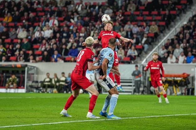 UEFA Europa League SC Freiburg vs RC Celta Vigo, 09 04 2026 Philipp Treu SC Freiburg, 29 with a header UEFA Europa League SC Freiburg vs RC Celta Vigo, Europa Park Stadium, 09 04 2026 Copyright: xBEAUTIFULxSPORTS Boscox