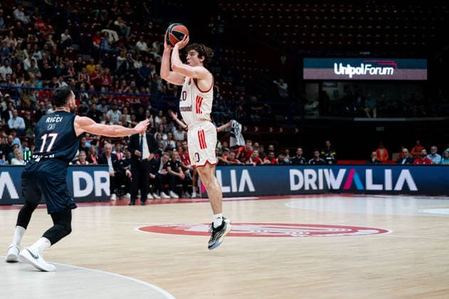 Justinian Jessup (FC Bayern Munich) attempt a three points shot during EA7 Emporio Armani Milano vs Bayern Monaco, Basketball Euroleague match in Assago (MI), Italy, April 09 2026  Copyright: xSaraxAngelica IPAxSportx xipa-agency.netx xx IPA_73853399 IPA_Agency_IPA73853399