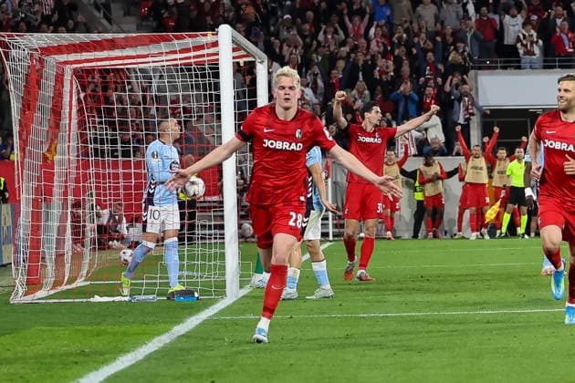 SC Freiburg celebrating a 3-0 goal by Matthias Ginter SC Freiburg, 28 , Germany, Football, UEFA Europa League, quarter-final, 2025 2026, SC Freiburg vs Celta Vigo, 09 04 2026, Freiburg im Breisgau Europa Park Stadion Stadion am Deutschland Copyright: xGrantxHubbsx