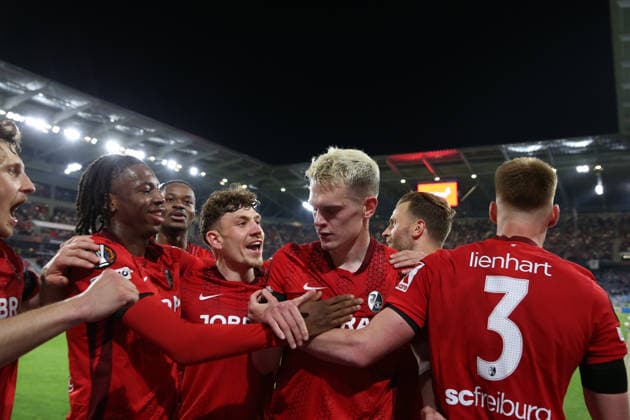 09 04 2026, xrekx, Football UEFA Europa League, SC Freiburg Celta Vigo v l Torjubel nach dem Tor zum celebrating the goal celebrate 3 0 durch Matthias Ginter SC Freiburg DFL DFB REGULATIONS PROHIBIT ANY USE OF PHOTOGRAPHS as IMAGE SEQUENCES and or QUASI VIDEO Freiburg