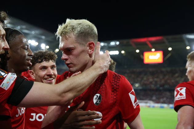 09 04 2026, xrekx, Football UEFA Europa League, SC Freiburg Celta Vigo v l Torjubel nach dem Tor zum celebrating the goal celebrate 3 0 durch Matthias Ginter SC Freiburg DFL DFB REGULATIONS PROHIBIT ANY USE OF PHOTOGRAPHS as IMAGE SEQUENCES and or QUASI VIDEO Freiburg