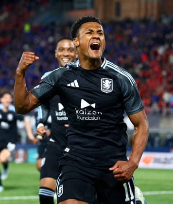 Ollie Watkins of Aston Villa celebrates scoring a goal after making the score 1-3. Bologna v Aston Villa, UEFA Europa League, Quarter Final, First Leg, Football, Renato Dall Ara Stadium, Bologna, Italy - 09 Apr 2026Bologna Renato Dall Ara Stadium Italy EDITORIAL USE ONLY No use with unauthorised audio, video, data, fixture lists, club league logos or live services. Online in-match use limited to 120 images, no video emulation. No use in betting, games or single club league player publications. Copyright: xJamesxMarsh Shutterstockx 16811867cp