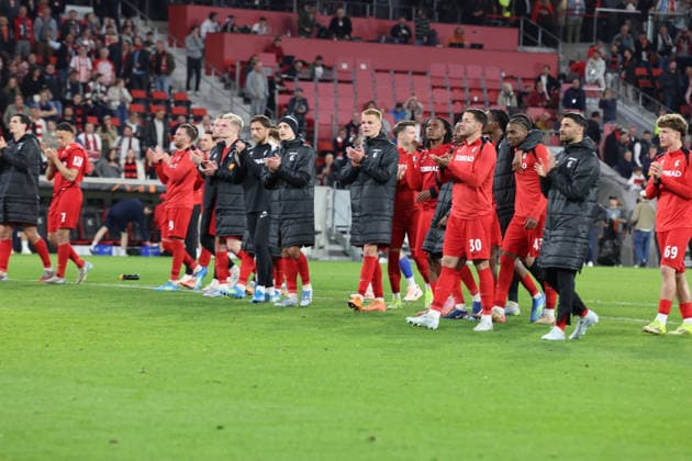 09 04 2026, xrekx, Football UEFA Europa League, SC Freiburg Celta Vigo v l End of the match SC Freiburg Team, Player, celebrate at the end of the match, Team, Player, celebrate at the end of the match DFL DFB REGULATIONS PROHIBIT ANY USE OF PHOTOGRAPHS as IMAGE SEQUENCES and or QUASI VIDEO Freiburg
