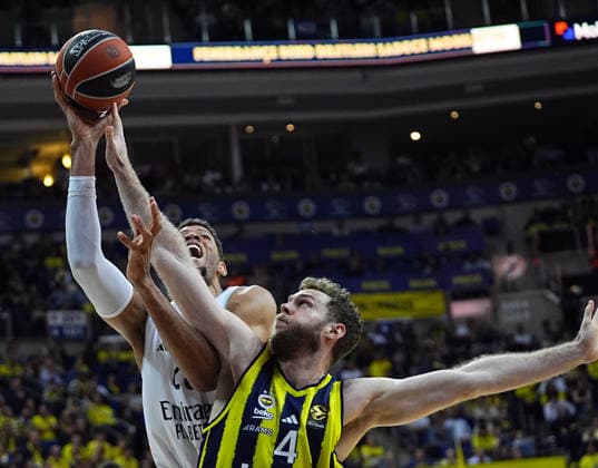 Fenerbahce Beko v Real Madrid - EuroLeague ISTANBUL, TURKIYE - APRIL 9: Nicolo Melli (18) of Fenerbahce Beko in action against Edy Tavares (22) of Real Madrid during EuroLeague week 37 basketball match between Fenerbahce Beko and Real Madrid at Ulker Sports and Event Hall in Istanbul, Turkiye on April 9, 2026. Esra Bilgin Anadolu Istanbul Turkey. Editorial use only. Please get in touch for any other usage.  Copyright: x2026xAnadoluxEsraxBilginx