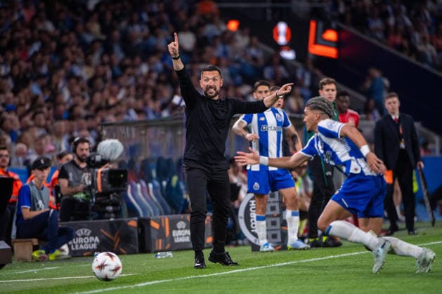 April 9, 2026, Porto, Porto, Portugal: PORTO, PORTUGAL - APRIL 09: FRANCESCO FARIOLI head coach of FC Porto is seen on action during the UEFA Europa League 2025 26 Quarter-Final Leg One match between FC Porto and Nottingham Forest FC at Estadio do Dragao on April 09, 2026 in Porto, Portugal. Porto Portugal - ZUMAl192 20260409_zsp_l192_091 Copyright: xMiguelxLemosx