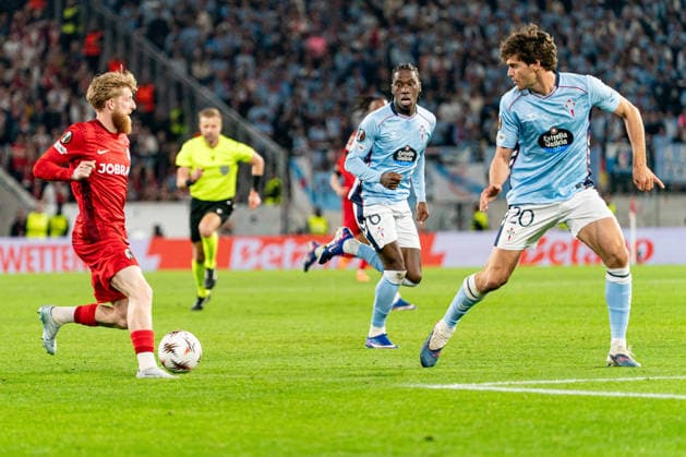 09 04 2026, xdaymx, Football UEFA Europa League, SC Freiburg Celta Vigo vl Jan Niklas Beste and Fer Lopez dribbling DFL DFB REGULATIONS PROHIBIT ANY USE OF PHOTOGRAPHS as IMAGE SEQUENCES and or QUASI VIDEO Freiburg