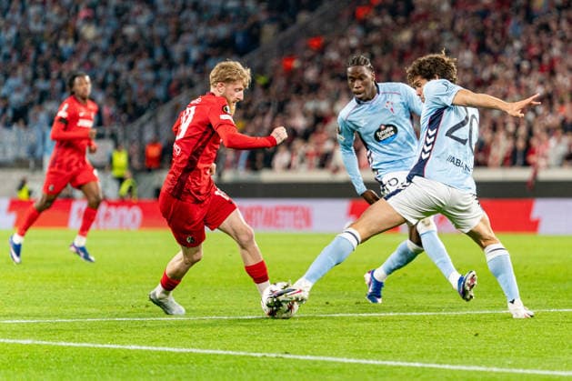 09 04 2026, xdaymx, Football UEFA Europa League, SC Freiburg Celta Vigo vl Jan Niklas Beste and Fer Lopez dribbling DFL DFB REGULATIONS PROHIBIT ANY USE OF PHOTOGRAPHS as IMAGE SEQUENCES and or QUASI VIDEO Freiburg