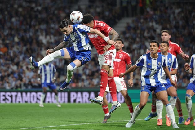 Porto, 09 04 2026 FC Porto hosted Nottingham Forest tonight in the first leg of the 2025 26 UEFA Europa League quarter-finals. Borja Sainz ; Igor Jesus (Miguel Pereira) NI211322MIGUELPEREIRA9888 Porto Portugal Copyright: xMiguelxPereirax