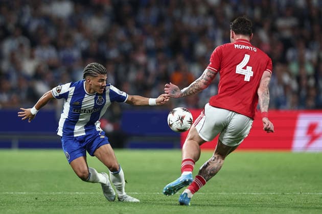Porto, 09 04 2026 FC Porto hosted Nottingham Forest tonight in the first leg of the 2025 26 UEFA Europa League quarter-finals. William Gomes ; Morato (Miguel Pereira) NI213310MIGUELPEREIRA7735 Porto Portugal Copyright: xMiguelxPereirax