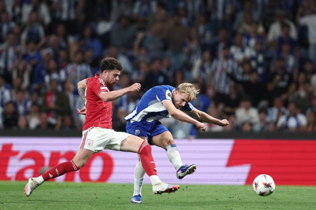 Porto, 09 04 2026 FC Porto hosted Nottingham Forest tonight in the first leg of the 2025 26 UEFA Europa League quarter-finals. Victor Froholdt (Miguel Pereira) NI214004MIGUELPEREIRA8178 Porto Portugal Copyright: xMiguelxPereirax