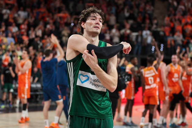 April 9, 2026, Valencia, Valencia, Spain: Cedi Osman of Panathinaikos Aktor Athens gestures after the Turkish Airlines EuroLeague Regular Season Round 37 match between Valencia Basket and Panathinaikos Aktor Athens at Roig Arena on April 09, 2026, in Valencia, Spain. Valencia Basket V Panathinaikos Aktor Athens - Turkish Airlines EuroLeague  - ZUMAa181 20260409_zaa_a181_388 Copyright: xIrinaxR.xHipolitox