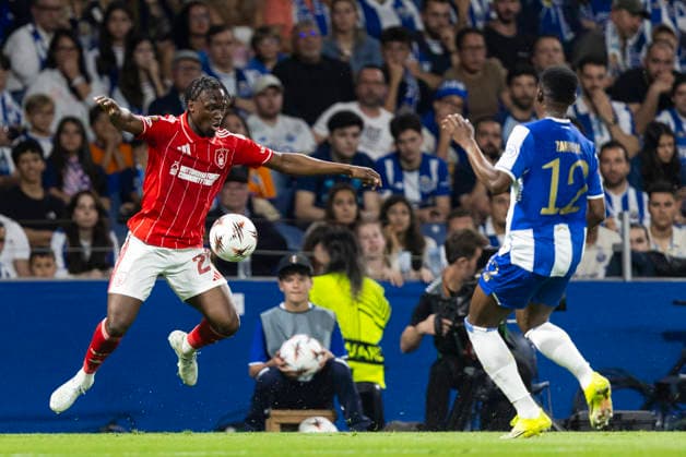 FC Porto v Nottingham Forest FC - UEFA Europa League 2025 26 Quarter-Final First Leg Dilane Bakwa plays in a match between FC Porto and Nottingham Forest during the quarter-finals first leg of the UEFA Europa League 2025 26 at the Estadio do Dragao in Porto, Portugal, on April 9, 2026. Braga Porto Portugal  Copyright: xDiegoxMaranhaox originalFilename:maranhao-fcportov260409_npLKS.jpg