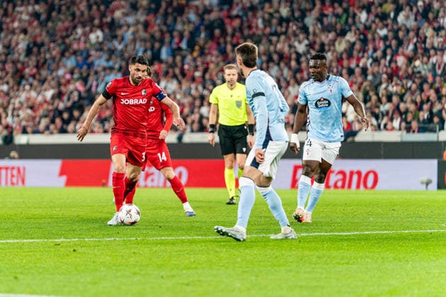 09 04 2026, xdaymx, Football UEFA Europa League, SC Freiburg Celta Vigo Vincenzo Grifo with a shot on goal DFL DFB REGULATIONS PROHIBIT ANY USE OF PHOTOGRAPHS as IMAGE SEQUENCES and or QUASI VIDEO Freiburg