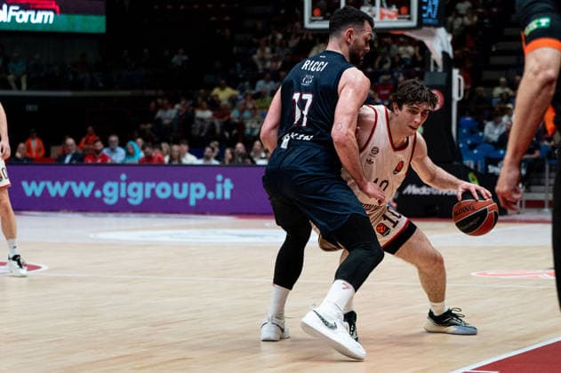 BASKET - Euroleague - EA7 Emporio Armani Milano vs Bayern Monaco Justinian Jessup (FC Bayern Munich) In action against Giampaolo Ricci (Olimpia Milano) during EA7 Emporio Armani Milano vs Bayern Monaco, Basketball Euroleague match in Assago (MI), Italy, April 09 2026 Assago (MI) Italy  Copyright: xIPAxSport ABACAx