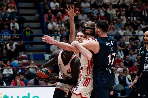 BASKET - Euroleague - EA7 Emporio Armani Milano vs Bayern Monaco Wenyen Gabriel (FC Bayern Munich) In action against Olimpia Milano during EA7 Emporio Armani Milano vs Bayern Monaco, Basketball Euroleague match in Assago (MI), Italy, April 09 2026 Assago (MI) Italy  Copyright: xIPAxSport ABACAx