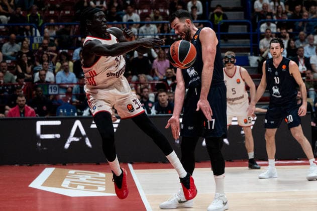 BASKET - Euroleague - EA7 Emporio Armani Milano vs Bayern Monaco Wenyen Gabriel (FC Bayern Munich) passes the ball during EA7 Emporio Armani Milano vs Bayern Monaco, Basketball Euroleague match in Assago (MI), Italy, April 09 2026 Assago (MI) Italy  Copyright: xIPAxSport ABACAx