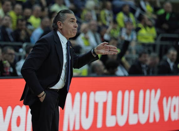 ISTANBUL, TURKEY - April 09: Head Coach Sergio Scariolo of Real Madrid during the EuroLeague Regular Season Round 37 match between Fenerbahce Beko Istanbul and Real Madrid at Ulker Sports Arena on April 09, 2026 in Istanbul, Turkey. (Photo by Seskimphoto ) Fenerbahce Beko v Real Madrid - Euroleague Regular season 