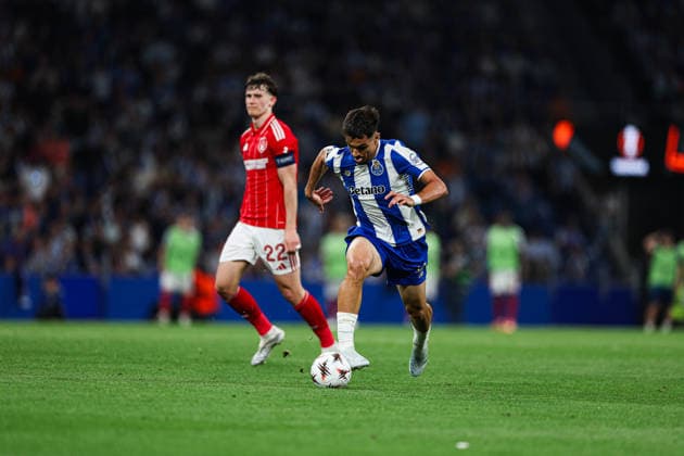 April 9, 2026, Porto, Porto, Portugal: Gabri Veiga of Fc Porto in action during UEFA Europa League 2025 26 Quarter-Final Leg One match between Fc Porto and Nottingham Forest at Estadio Dragao on April 09, 2026 in Porto, Portugal Porto Portugal - ZUMAe141 20260409_zsp_e141_105 Copyright: xLuisxEirasx