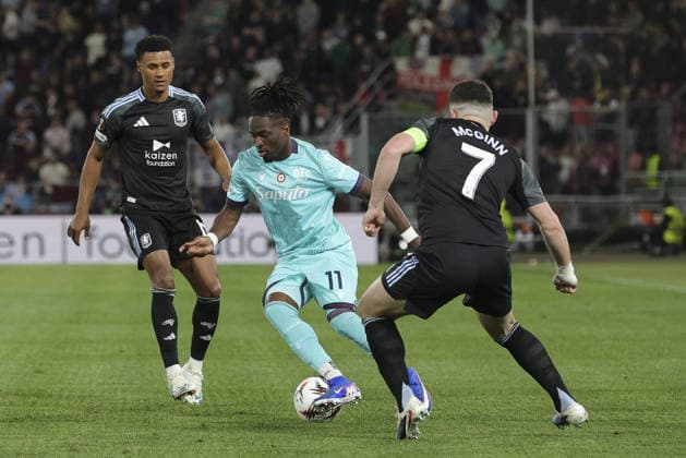 CALCIO - UEFA Europa League - Bologna FC vs Aston Villa FC Jonathan Rowe of Bologna FC competes for the ball with John McGinn of Aston Villa FC during Bologna FC vs Aston Viila FC, Europa League 2025-26 Quarter-finals, first leg, game at Renato Dall Ara stadium in Bologna (BO), Italy, on April 09, 2026. Bologna Italy  Copyright: xIPAxSport ABACAx