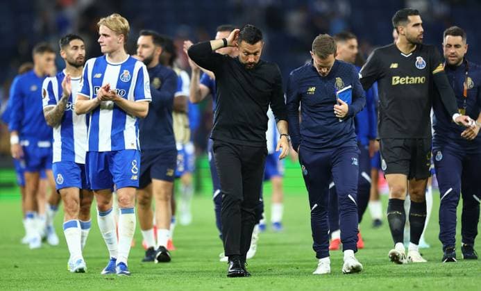 Francesco Farioli head coach of FC Porto Porto v Nottingham Forest, UEFA Europa League, Quarter Final, First Leg, Football, Estadio do Dragao, Porto, Portugal - 09 Apr 2026Porto Estádio do Dragão Portugal EDITORIAL USE ONLY No use with unauthorised audio, video, data, fixture lists, club league logos or live services. Online in-match use limited to 120 images, no video emulation. No use in betting, games or single club league player publications. Copyright: xMichaelxZemanek Shutterstockx 16811864cu