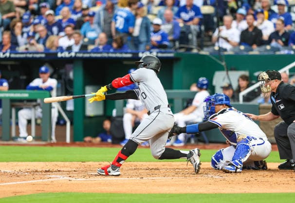 MLB, Baseball Herren, USA 2026: White Sox Vs Royals April 9th APR 09, 2026: Chicago White Sox infielder Luisangel AcuoÂ±a (0) at bat against the Kansas City Royals at Kauffman Stadium in Kansas City, MO. Roman Puno CSM (Credit Image: Â Roman Puno Cal Media) Kansas City Missouri United States EDITORIAL USE ONLY Copyright: xx ZUMA-20260409_zma_c04_075.jpg RomanxPunox csmphotothree485812