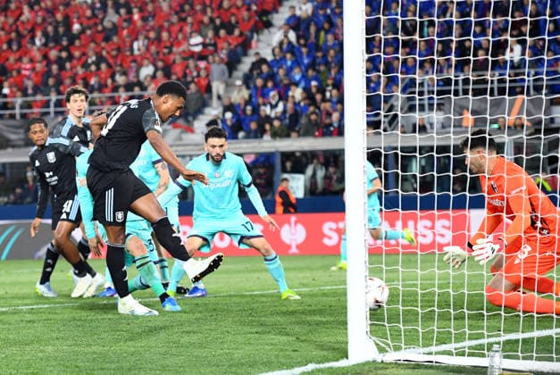 Bologna v Aston Villa, UEFA Europa League, Quarter Final, Football, Renato dall Ara, Bologna, ITA - 09 Apr 2026 Ollie Watkins of Aston Villa scores his teams third goal making the score 1-3 Bologna Renato dall Ara Bologna ITA, UK NEWSPAPERS OUT Copyright: xMarkxEnfieldx