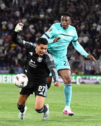 Bologna v Aston Villa, UEFA Europa League, Quarter Final, Football, Renato dall Ara, Bologna, ITA - 09 Apr 2026 Morgan Rogers of Aston Villa tumbles in the box Bologna Renato dall Ara Bologna ITA, UK NEWSPAPERS OUT Copyright: xMarkxEnfieldx