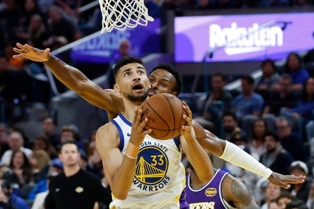NBA, Basketball Herren, USA - Los Angeles Lakers at Golden State Warriors Golden State Warriors forward Malevy Leons (L) goes to the basket for two points as Los Angeles Lakers guard Bronny James (R) defends during the second half of the NBA basketball game between the Los Angeles Lakers and the Golden State Warriors in San Francisco, California, USA, 09 April 2026. SAN FRANCISCO CALIFORNIA United States  Copyright: xJOHNxG.xMABANGLOx