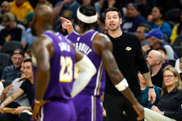 NBA, Basketball Herren, USA - Los Angeles Lakers at Golden State Warriors Los Angeles Lakers Head Coach JJ Redick reacts during the second half of the NBA basketball game between the Los Angeles Lakers and the Golden State Warriors in San Francisco, California, USA, 09 April 2026. SAN FRANCISCO CALIFORNIA United States  Copyright: xJOHNxG.xMABANGLOx