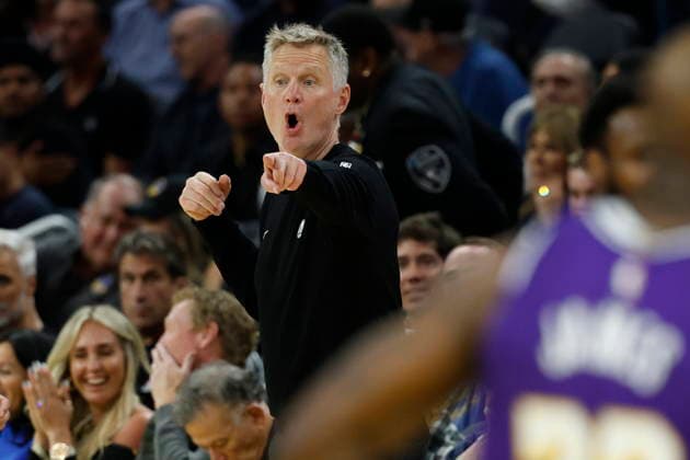 NBA, Basketball Herren, USA - Los Angeles Lakers at Golden State Warriors Golden State Warriors Head Coach Steve Kerr reacts during the second half of the NBA basketball game between the Los Angeles Lakers and the Golden State Warriors in San Francisco, California, USA, 09 April 2026. SAN FRANCISCO CALIFORNIA United States  Copyright: xJOHNxG.xMABANGLOx