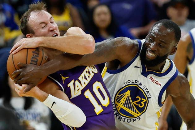 NBA, Basketball Herren, USA - Los Angeles Lakers at Golden State Warriors Golden State Warriors forward Draymond Green (R) in action against Los Angeles Lakers guard Luke Kennard (L) during the second half of the NBA basketball game between the Los Angeles Lakers and the Golden State Warriors in San Francisco, California, USA, 09 April 2026. SAN FRANCISCO CALIFORNIA United States  Copyright: xJOHNxG.xMABANGLOx