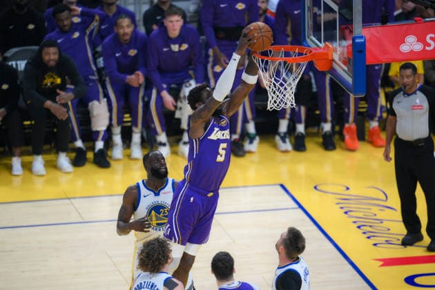 Los Angeles Lakers v Golden State Warriors - NBA, Basketball Herren, USA SAN FRANCISCO, CALIFORNIA - APRIL 9: Deandre Ayton (5) of Lakers baskets during NBA game 41 between Los Angeles Lakers and Golden State Warriors in San Francisco at Chase Center on April 9, 2026 in San Francisco, California, United States. Tayfun Coskun Anadolu California United States. Editorial use only. Please get in touch for any other usage.  Copyright: x2026xAnadoluxTayfunxCoskunx