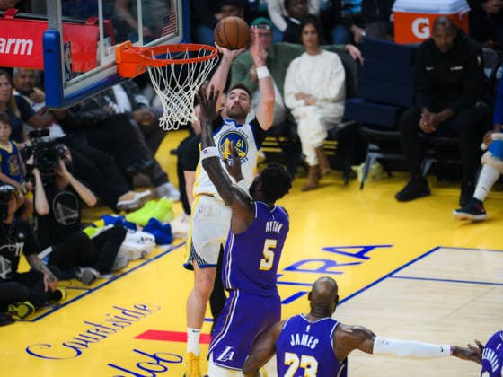 Los Angeles Lakers v Golden State Warriors - NBA, Basketball Herren, USA SAN FRANCISCO, CALIFORNIA - APRIL 9: Pat Spencer (61) of Warriors baskets during NBA game 41 between Los Angeles Lakers and Golden State Warriors in San Francisco at Chase Center on April 9, 2026 in San Francisco, California, United States. Tayfun Coskun Anadolu California United States. Editorial use only. Please get in touch for any other usage.  Copyright: x2026xAnadoluxTayfunxCoskunx