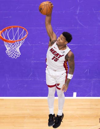 (260410) -- TORONTO, April 10, 2026 -- Myron Gardner of Miami Heat dunks during the 2025-2026 NBA, Basketball Herren, USA regular season game between Toronto Raptors and Miami Heat in Toronto, Canada, on April 9, 2026. (Photo by Xinhua) (SP)CANADA-TORONTO-BASKETBALL-NBA-HEAT VS RAPTORS ZouxZheng 