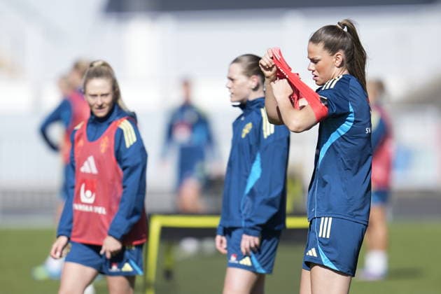 GOTHENBURG, SWEDEN 20260410 Bella Andersson when the women s national football team trains at Ullevi in connection with the gathering in Gothenburg for the World Cup qualifiers. GÖTEBORG SWEDEN x9200x *** GOTHENBURG, SWEDEN 20260410 Bella Andersson when the women s national football team trains at Ullevi in connection with the gathering in Gothenburg for the World Cup qualifiers GÖTEBORG SWEDEN x9200x  Copyright: xBjörnxLarssonxRosvall TTx TRÄNING DAMLANDSLAGET FOTBOLL