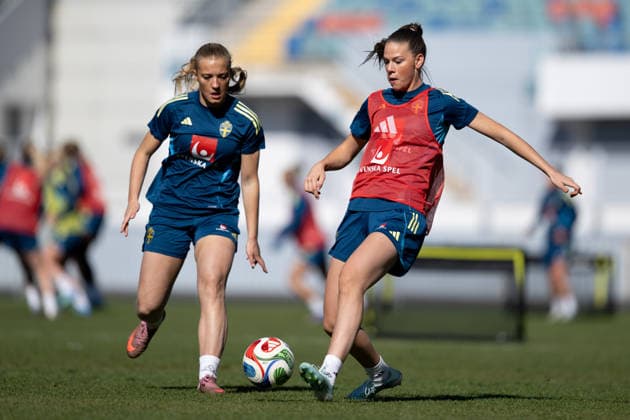 260410 Smilla Holmberg and Bella Andersson at a training session with the women s national football team of Sweden on April 10, 2026 in Göteborg. Photo: Daniel Stiller BILDBYRAN kod DS DS0571 fotboll football soccer fotball sverige sweden dam bbeng *** 260410 Smilla Holmberg and Bella Andersson at a training session with the women s national football team of Sweden on April 10, 2026 in Göteborg Photo Daniel Stiller BILDBYRAN kod DS DS0571 fotboll football soccer fotball sverige sweden dam bbeng  Copyright: DANIELxSTILLER BB260410DS003