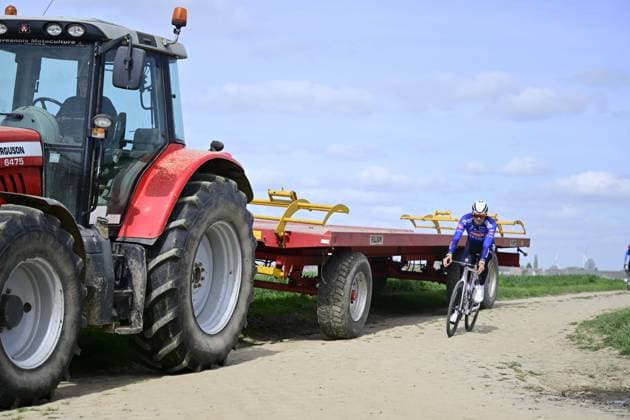 Paris - Roubaix Hauts-de-France 2026 Cycling Race Media Activities 10 04 2026 ROUBAIX, FRANCE - APRIL 10 : Van Der Poel Mathieu (NED) of Alpecin Premier Tech riding during a training and reconnaissance session ahead of the 123rd edition of Paris - Roubaix Hauts-de-France an UCI World Tour 1.UWT one day cycling road race for Men Elite of 258 km with start in Compiegne and finish in Roubaix on April 10, 2026 in Roubaix, France, 10 04 2026 ( Motordriver Guy de Vuyst - Roubaix France  Copyright: xJanxDexMeuleneirx