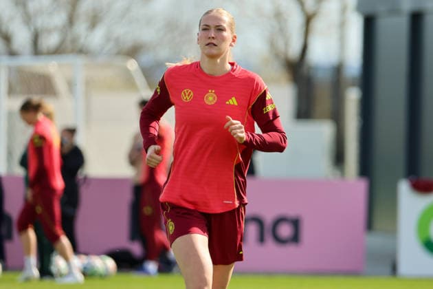 Herzogenaurach, Germany 09 April 2026 International match of the German national womens soccer team in preparation for the World Cup qualifiers in Herzogenaurach Training In the picture Camilla Küver Kuever Germany Copyright: HMBxMedia MadeleinexFantini