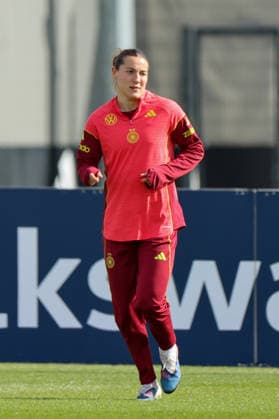 Herzogenaurach, Germany 09 April 2026 International match of the German womens national soccer team in preparation for the World Cup qualifiers in Herzogenaurach Training In the picture Carlotta Wamser Germany Copyright: HMBxMedia MadeleinexFantini