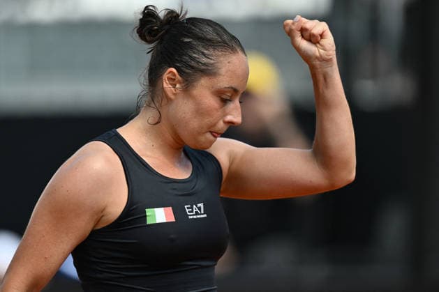 TENNIS - Internazionali di Tennis - BJK Cup Qualifiers - Italy vs Japan Elisabetta Cocciaretto of Italy celebrate the victory of first set against Moyuka Uchijima of Japan during the Billie Jean King Cup by Gainbridge Qualifiers 2026, match between Italy and Japan at ASD Colle degli Dei on April 10, 2026 in Velletri, Italy. Velletri Italy  Copyright: xIPAxSport ABACAx