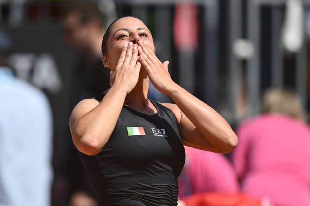 Elisabetta Cocciaretto of Italy celebrate the victory of the match against Moyuka Uchijima of Japan during the Billie Jean King Cup by Gainbridge Qualifiers 2026, match between Italy and Japan at ASD Colle degli Dei on April 10, 2026 in Velletri, Italy.  Copyright: xDomenicoxCippitelli IPAxSportx xipa-agency.netx xx IPA_73863447 IPA_Agency_IPA73863447