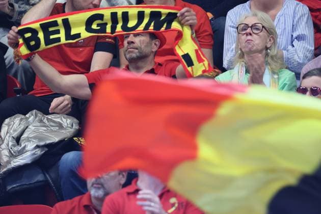 Belgian fans pictured during the first game between Belgian Vandewinkel WTA, Tennis Damen 94) and US Jovic (WTA 16) on the first day of tennis matches between Belgium and USA, in the qualifiers of the Billie Jean King Cup tennis, in Oostende, Belgium, on Friday 10 April 2026. The meeting takes place on 10 and 11th April. PHOTO BENOITxDOPPAGNE  x170399544x