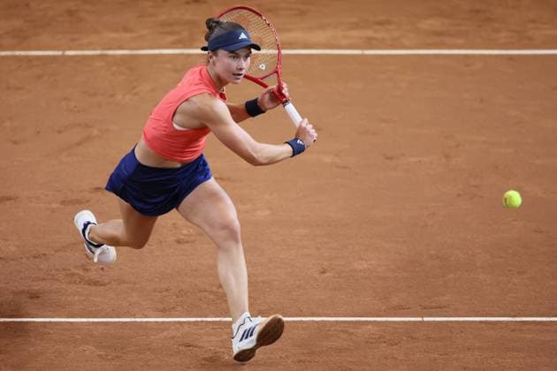 US Iva Jovic pictured in action during the first game between Belgian Vandewinkel WTA, Tennis Damen 94) and US Jovic (WTA 16) on the first day of tennis matches between Belgium and USA, in the qualifiers of the Billie Jean King Cup tennis, in Oostende, Belgium, on Friday 10 April 2026. The meeting takes place on 10 and 11th April. PHOTO BENOITxDOPPAGNE  x170401694x