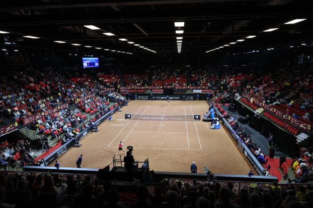 the first game between Belgian Vandewinkel WTA, Tennis Damen 94) and US Jovic (WTA 16) on the first day of tennis matches between Belgium and USA, in the qualifiers of the Billie Jean King Cup tennis, in Oostende, Belgium, on Friday 10 April 2026. The meeting takes place on 10 and 11th April. PHOTO BENOITxDOPPAGNE  x170401767x