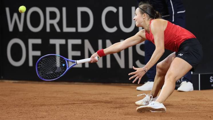 Belgian Hanne Vandewinkel pictured in action during the first game between Belgian Vandewinkel WTA, Tennis Damen 94) and US Jovic (WTA 16) on the first day of tennis matches between Belgium and USA, in the qualifiers of the Billie Jean King Cup tennis, in Oostende, Belgium, on Friday 10 April 2026. The meeting takes place on 10 and 11th April. PHOTO BENOITxDOPPAGNE  x170406516x