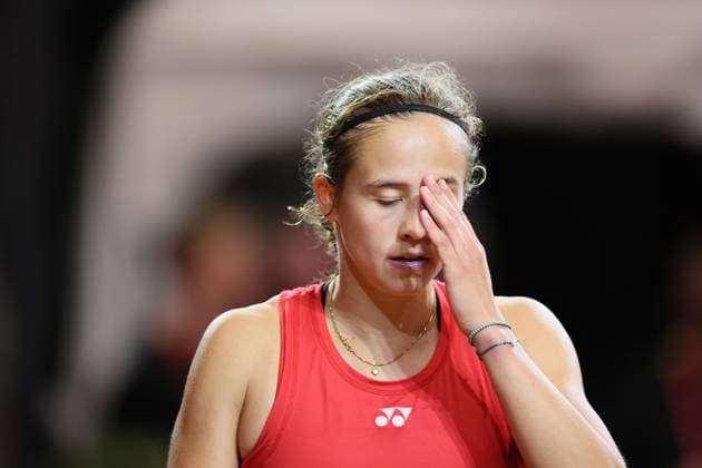 Belgian Hanne Vandewinkel reacts during the first game between Belgian Vandewinkel WTA, Tennis Damen 94) and US Jovic (WTA 16) on the first day of tennis matches between Belgium and USA, in the qualifiers of the Billie Jean King Cup tennis, in Oostende, Belgium, on Friday 10 April 2026. The meeting takes place on 10 and 11th April. PHOTO BENOITxDOPPAGNE  x170408961x